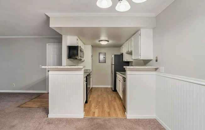 2 bedroom/2 bathroom main level condo!