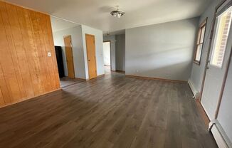 2 beds, 1 bath, 800 sqft, $575, Unit Unit 2