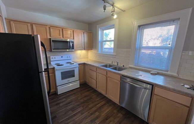 2 beds, 1 bath, $1,995, Unit 440