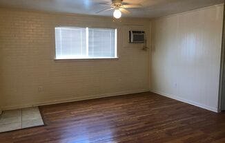 1 bed, 1 bath, 675 sqft, $600, Unit 1215-5