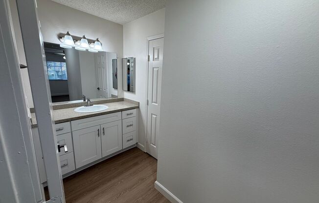 2 beds, 2 baths, $2,595, Unit A-18