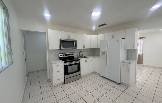 3821 SW 89 CT