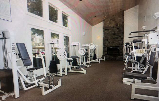 2 beds, 1 bath, 870 sqft, $1,626, Unit E109