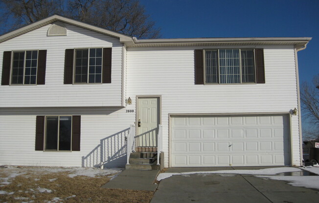 Limited Time Offer $500 Off First Month's Rent... Excellent Family Home Recently Remodeled With Huge Backyard