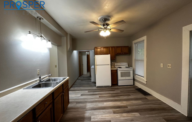 4 beds, 1 bath, $1,600