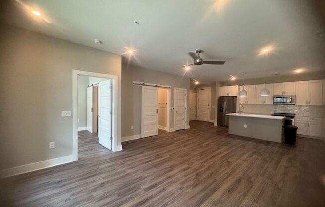 1 bed, 1 bath, 870 sqft, $1,695