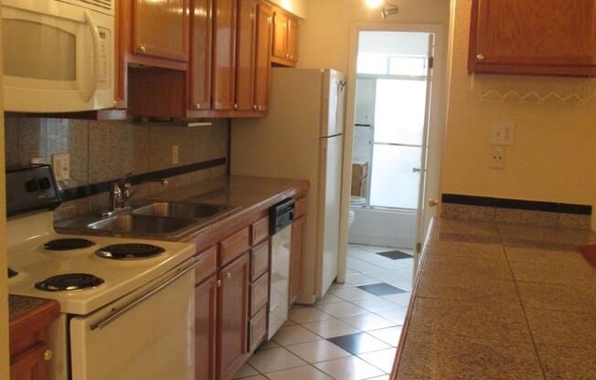 2 beds, 1 bath, 650 sqft, $1,935, Unit 680-110