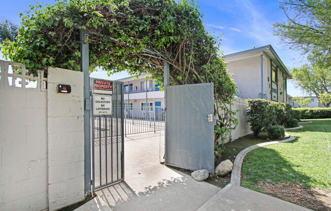 854-856 Orchid Ct.
