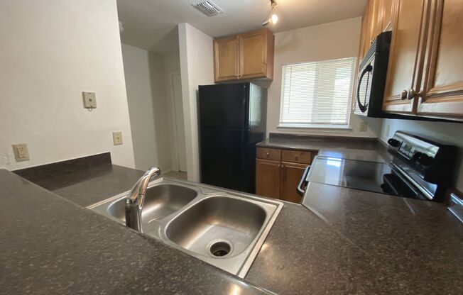 2 beds, 2 baths, $1,750