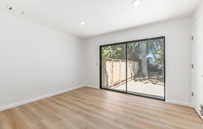 1211 Lincoln Ave #B  - LU