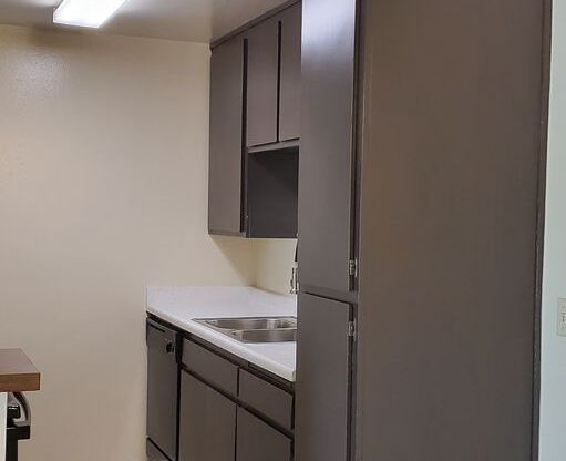 2 beds, 2 baths, 960 sqft, $2,595, Unit 321