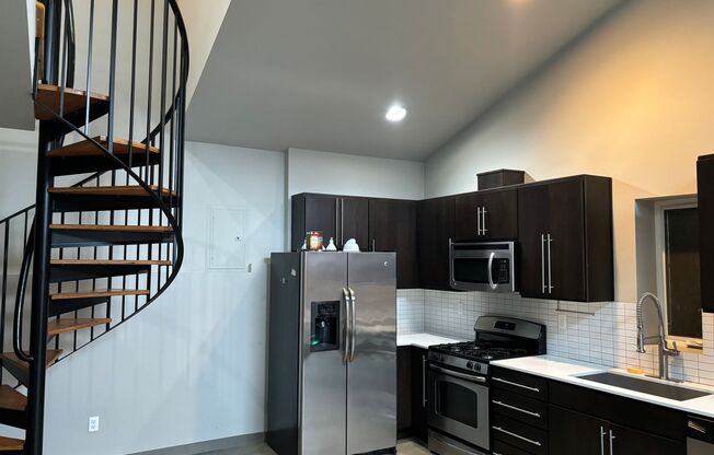 Contemporay Loft in Judkins Park