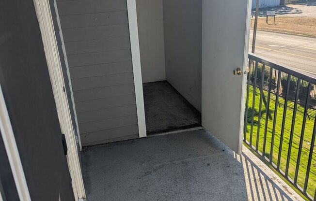 2 beds, 1 bath, 878 sqft, $1,775, Unit E202