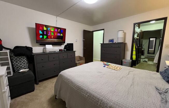 2 beds, 1.5 baths, $1,350, Unit 112