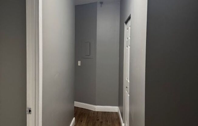 2 beds, 1 bath, 965 sqft, $1,899, Unit 109