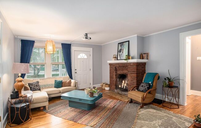 3 beds, 2 baths, $2,295