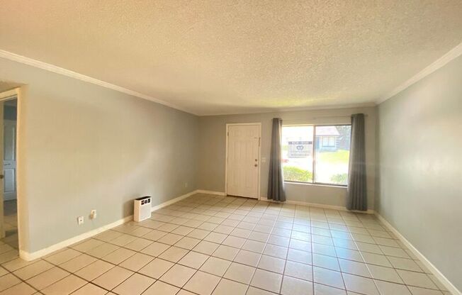 605 NORTHLAKE BLVD