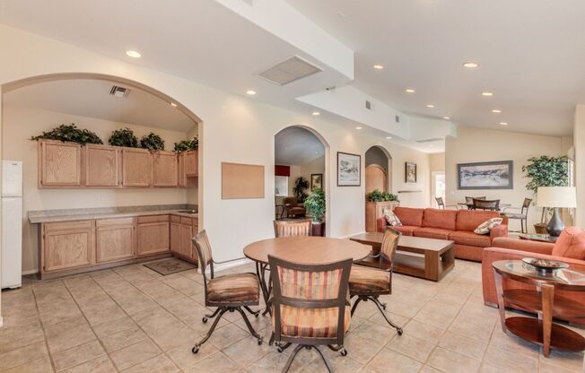 2 beds, 2 baths, $1,395, Unit # 1086