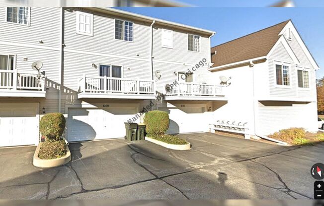 649 Cary Woods Cir Cary, IL 60013