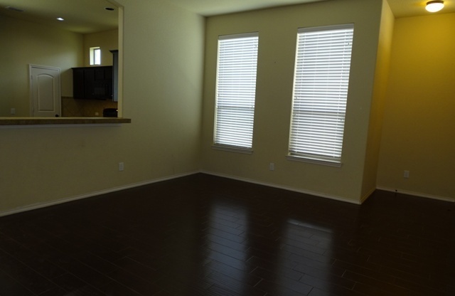 3 beds, 2.5 baths, $1,695