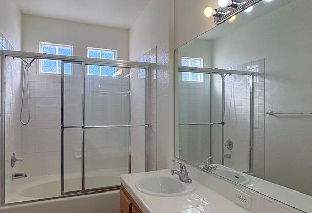 2 beds, 2 baths, $1,670, Unit #2068