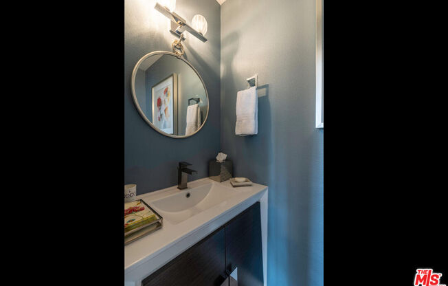 1 bed, 2 baths, 712 sqft, $3,600, Unit 518