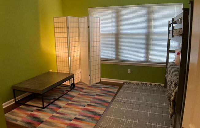 2 beds, 2 baths, $1,595, Unit Unit 1A32
