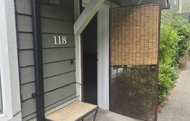 240 S 152 ST