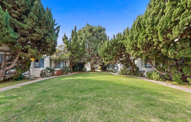 2202 20th St in Santa Monica!  Near Ocean Park Blvd.
