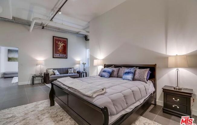 2 beds, 1 bath, 1,100 sqft, $3,100, Unit 306