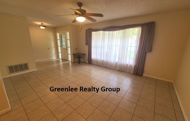 Large 3 Bed/2Bath/2 Car Garage Pool Home! Pool & Lawn Care Included!