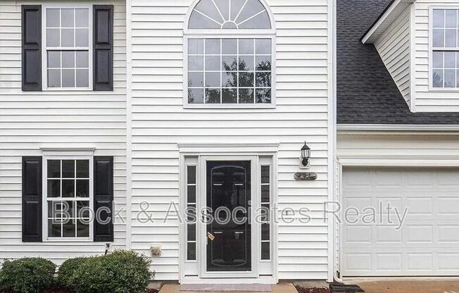 701 HOLLY THORN TRCE