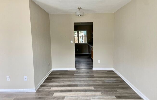 3BD/2.5BA Townhouse off of Virginia Beach BLVD- Updated