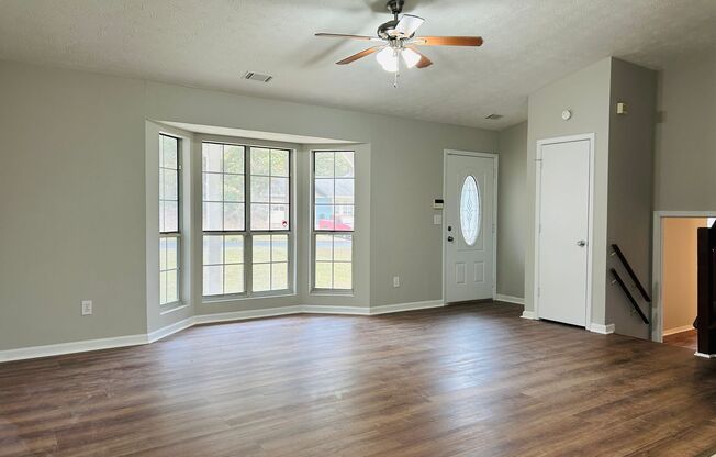 Newly renovated 4 bedroom, 3 bathroom home in Lithonia! Must See