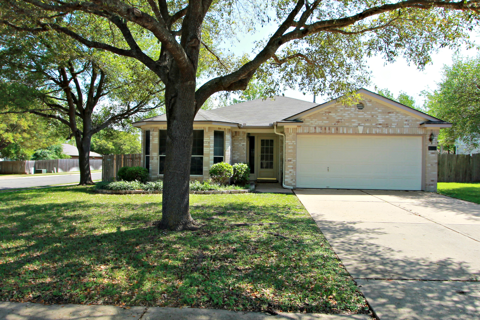 3 Bedroom, 2 Bath Home in Cedar Park