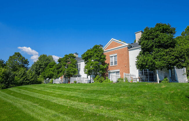 Lush Green Outdoors at The Residence at Christopher Wren Apartments, Columbus, OH, 43230