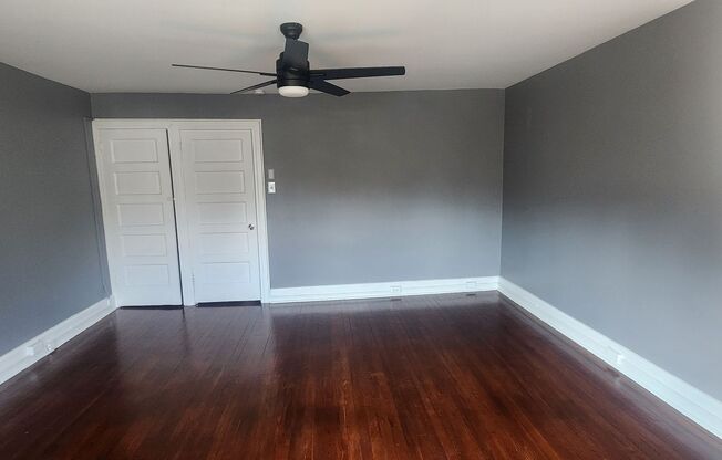 3 beds, 1 bath, $2,795