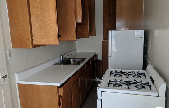 Studio, 1 bath, 550 sqft, $1,599, Unit 102