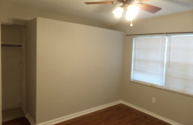 2 beds, 1 bath, $1,695