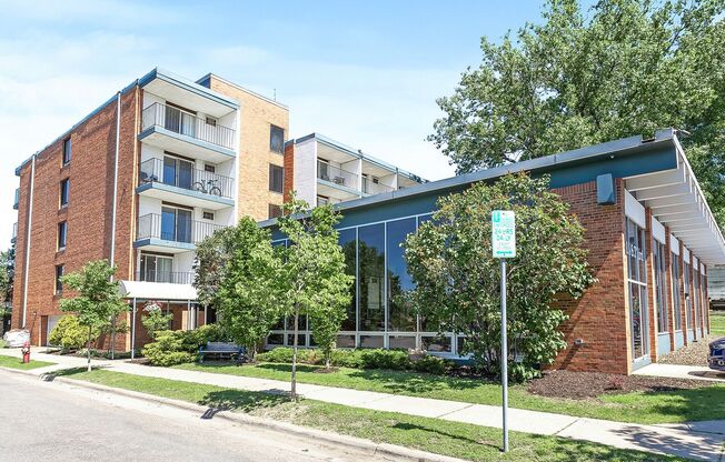 2 beds, 1 bath, 900 sqft, $1,500, Unit 102