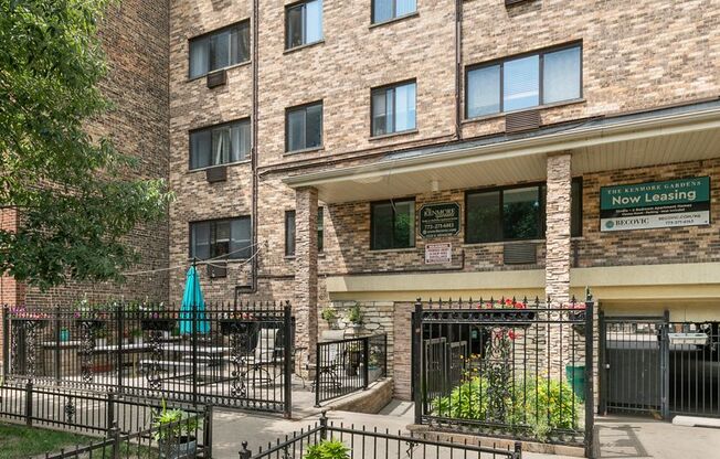 Studio, 1 bath, 340 sqft, $1,425, Unit 306