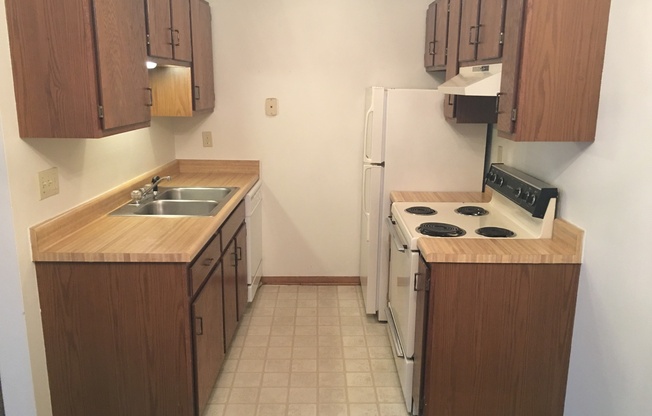 1 bed, 1 bath, 576 sqft, $770, Unit 27