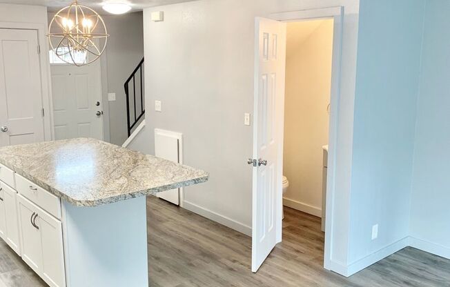 2 beds, 1.5 baths, 800 sqft, $1,499, Unit 1671B