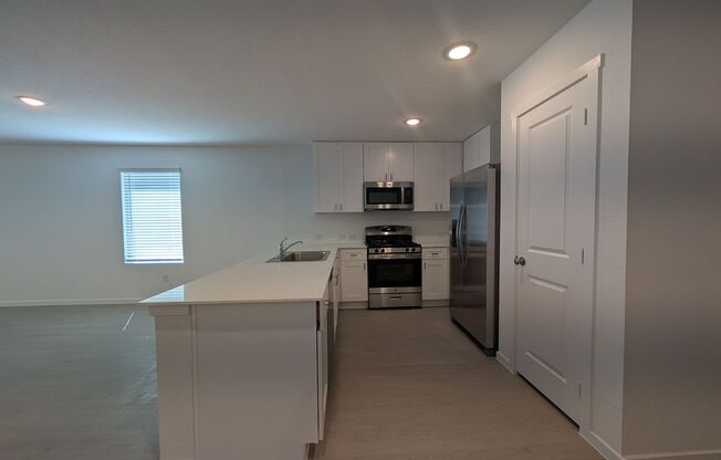 (2 Weeks Free Rent) 4/2/2 in Marion ( Kayden Springs) / Fridge Included / Fenced in Backyard / Marion ISD