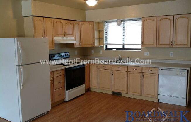 3 beds, 1 bath, 1,271 sqft, $1,500, Unit 233 E Julie Anna