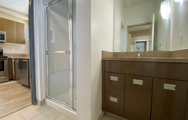 2 beds, 1 bath, 720 sqft, $2,195, Unit 164