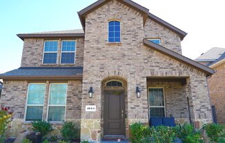 4 Bedroom 2.5 Bath Single Family Home in Union Park, Little Elm