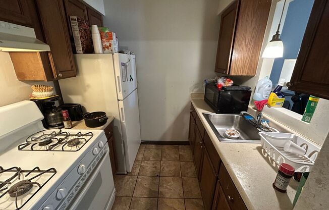 1 bed, 1 bath, $995, Unit 236