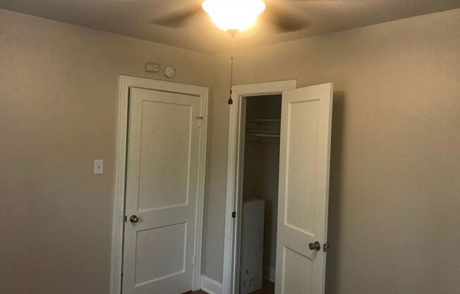 2 beds, 1 bath, 660 sqft, $1,600, Unit 404B E. 35th St.