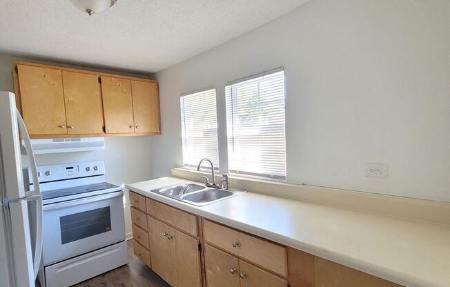 2 beds, 1 bath, $1,395